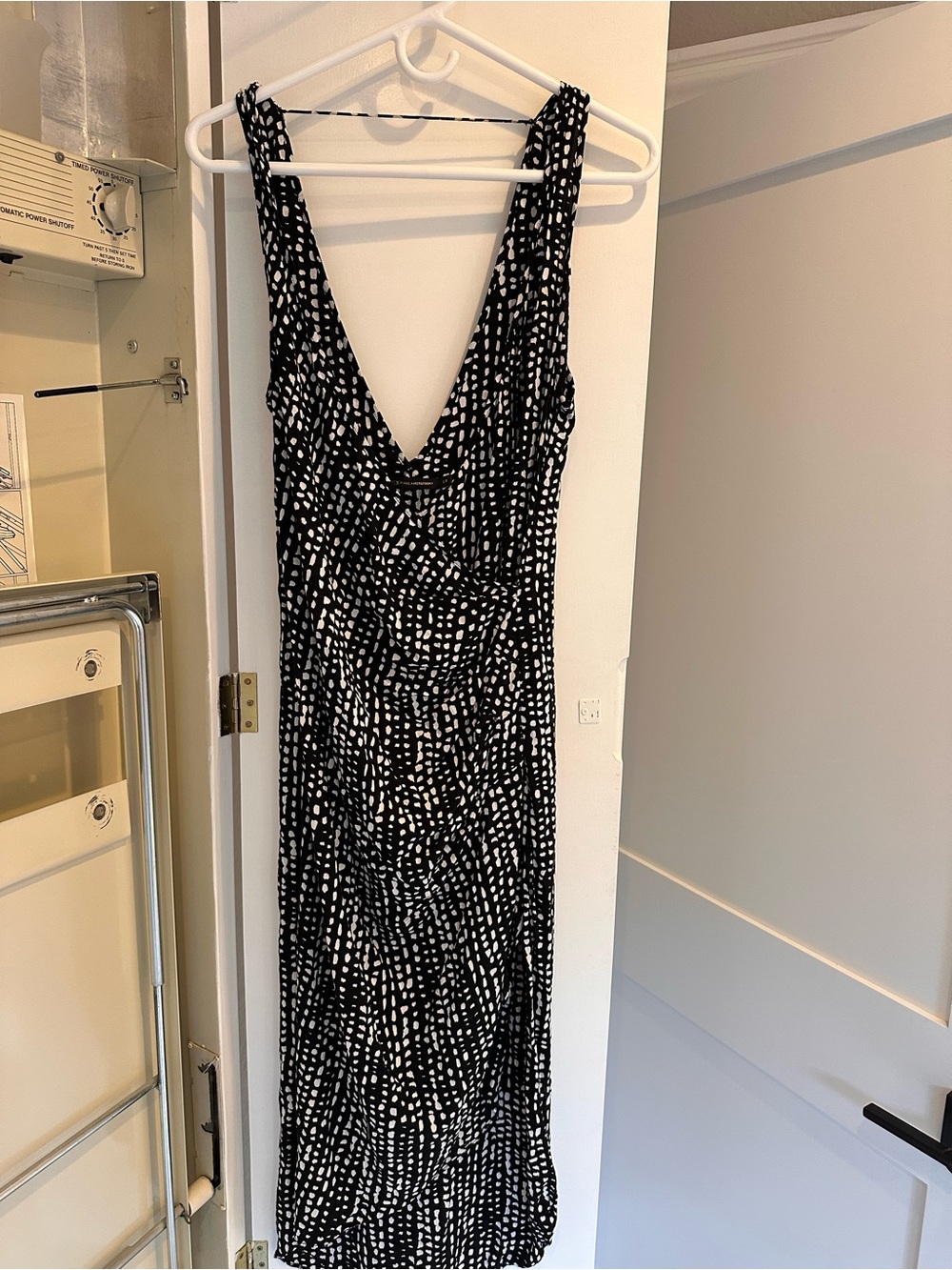 Vix Black and White Printed V-Neck Maxi Dress